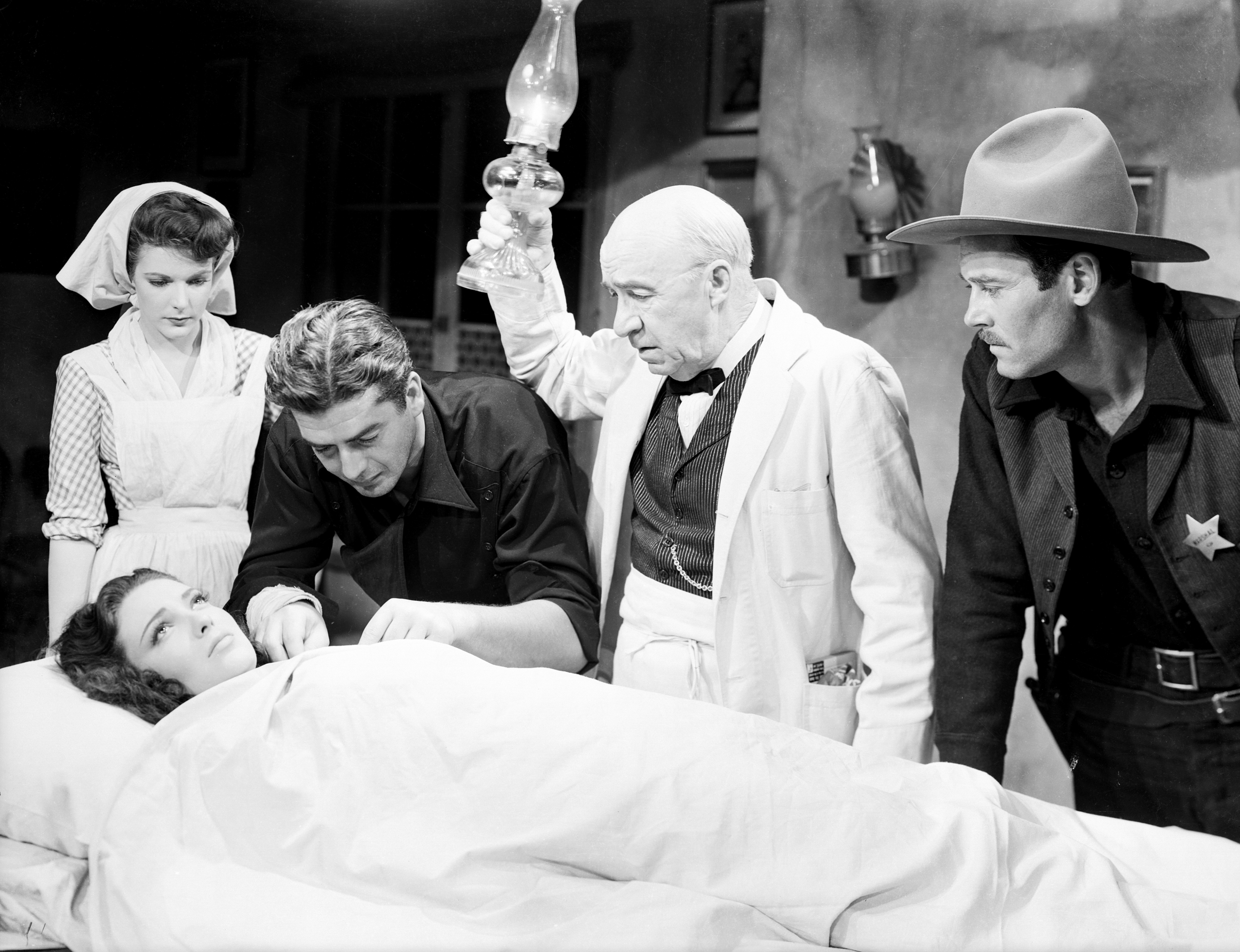 Still of Henry Fonda, Linda Darnell, Victor Mature, Cathy Downs and J. Farrell MacDonald in My Darling Clementine (1946)
