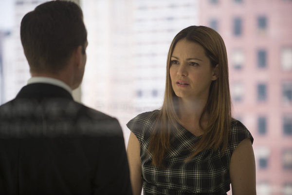 Still of Jacinda Barrett and Gabriel Macht in Suits (2011)