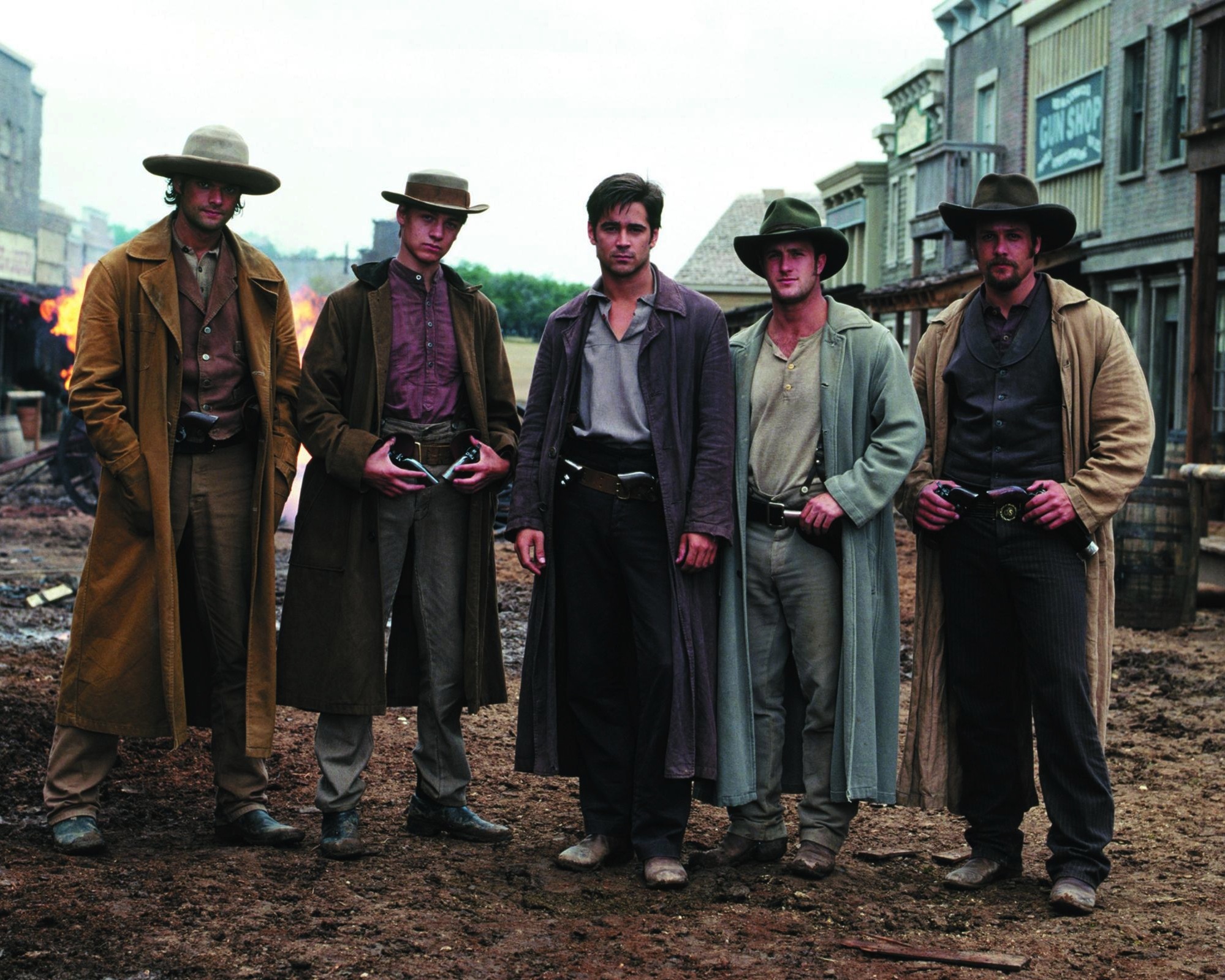 Still of Scott Caan, Colin Farrell, Gabriel Macht and Will McCormack in American Outlaws (2001)