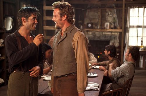 Still of Colin Farrell and Gabriel Macht in American Outlaws (2001)