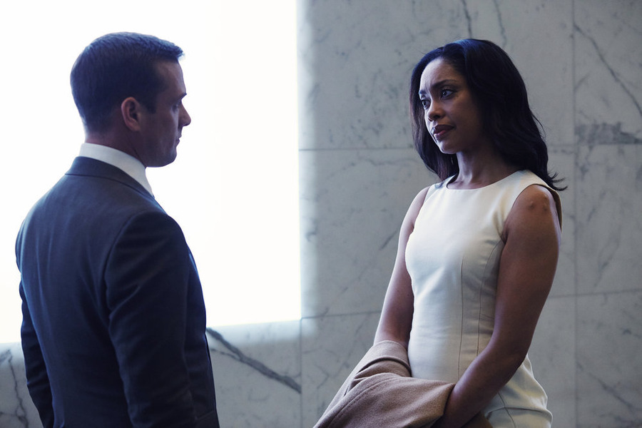 Still of Gabriel Macht and Gina Torres in Suits (2011)