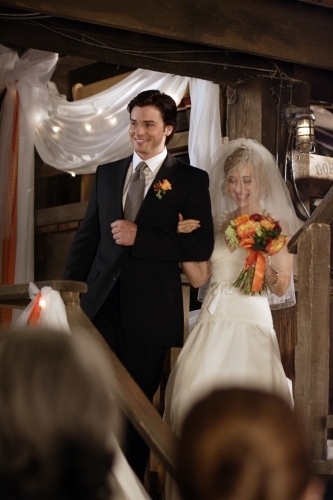 Still of Allison Mack and Tom Welling in Smallville (2001)