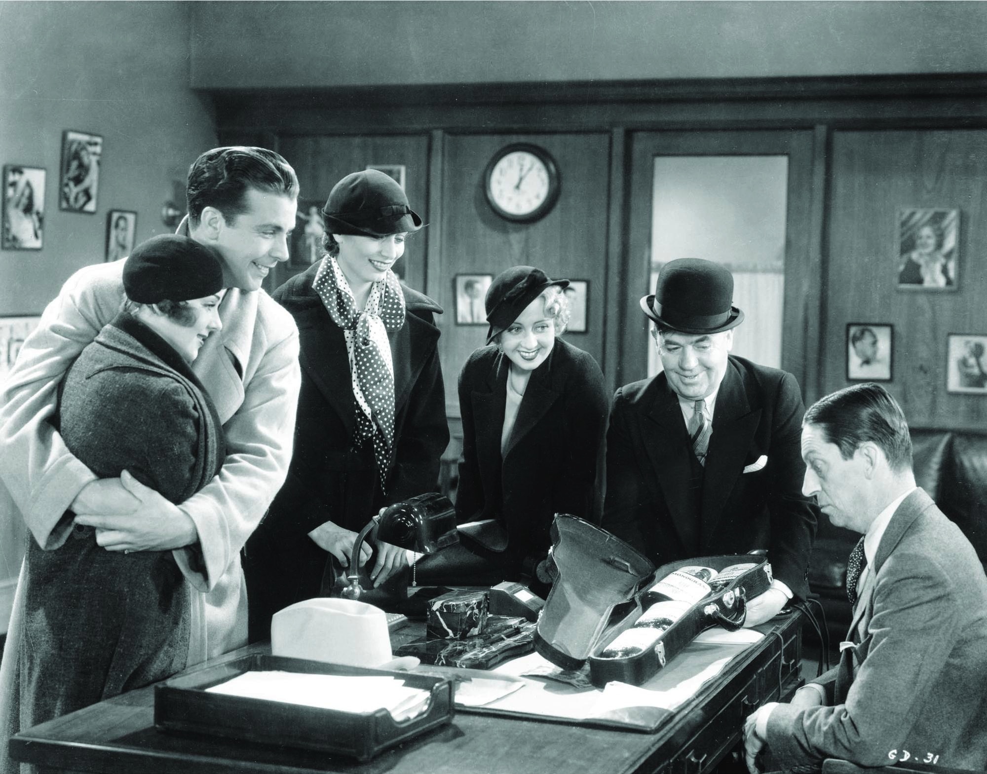 Still of Joan Blondell, Ruby Keeler, Guy Kibbee, Aline MacMahon, Dick Powell and Ned Sparks in Gold Diggers of 1933 (1933)