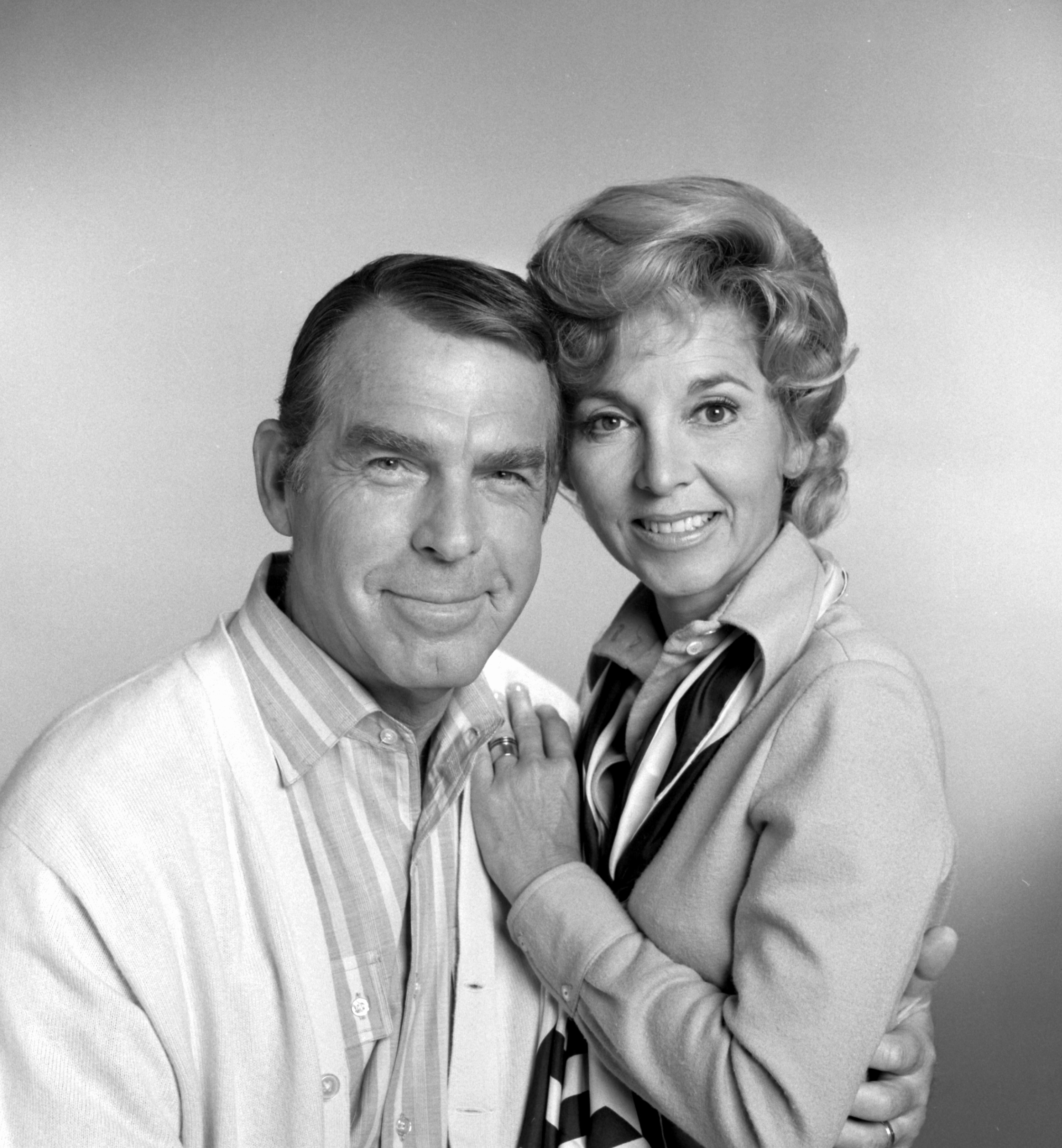 Still of Beverly Garland and Fred MacMurray in My Three Sons (1960)