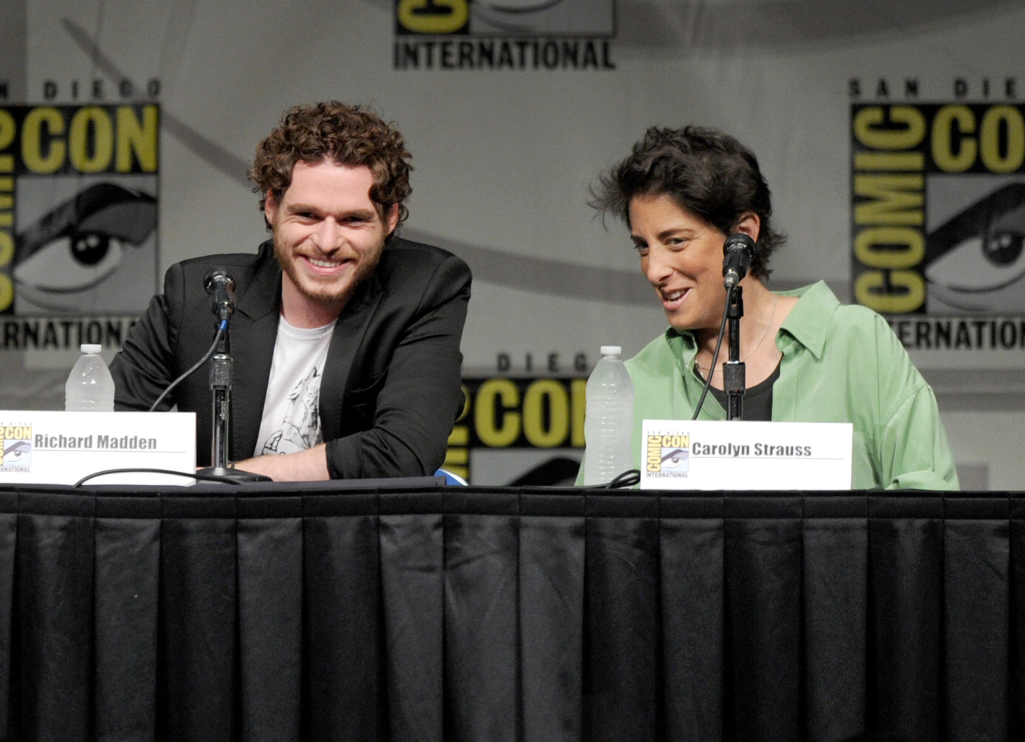 Richard Madden and Carolyn Strauss at event of Sostu karai (2011)