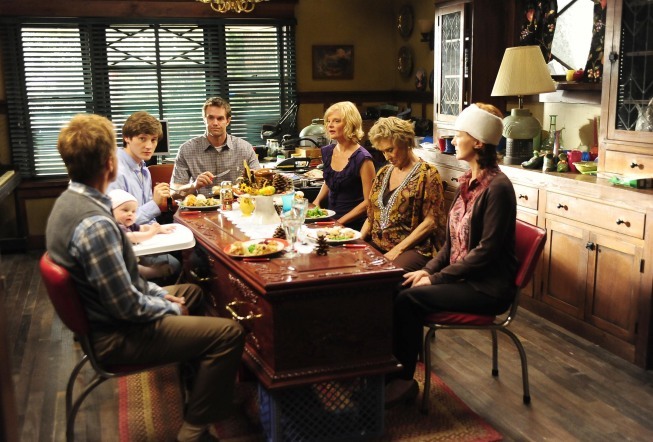 Still of Martha Plimpton, Cloris Leachman, Garret Dillahunt, Valerie Mahaffey and Jimmy Lucas in Mazyle Houp (2010)