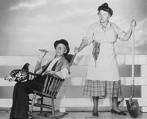 Percy Kilbride and Marjorie Main in Ma and Pa Kettle at Home (1954)