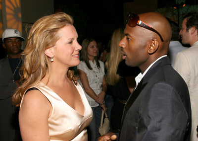 Elizabeth Perkins and Romany Malco at event of Weeds (2005)