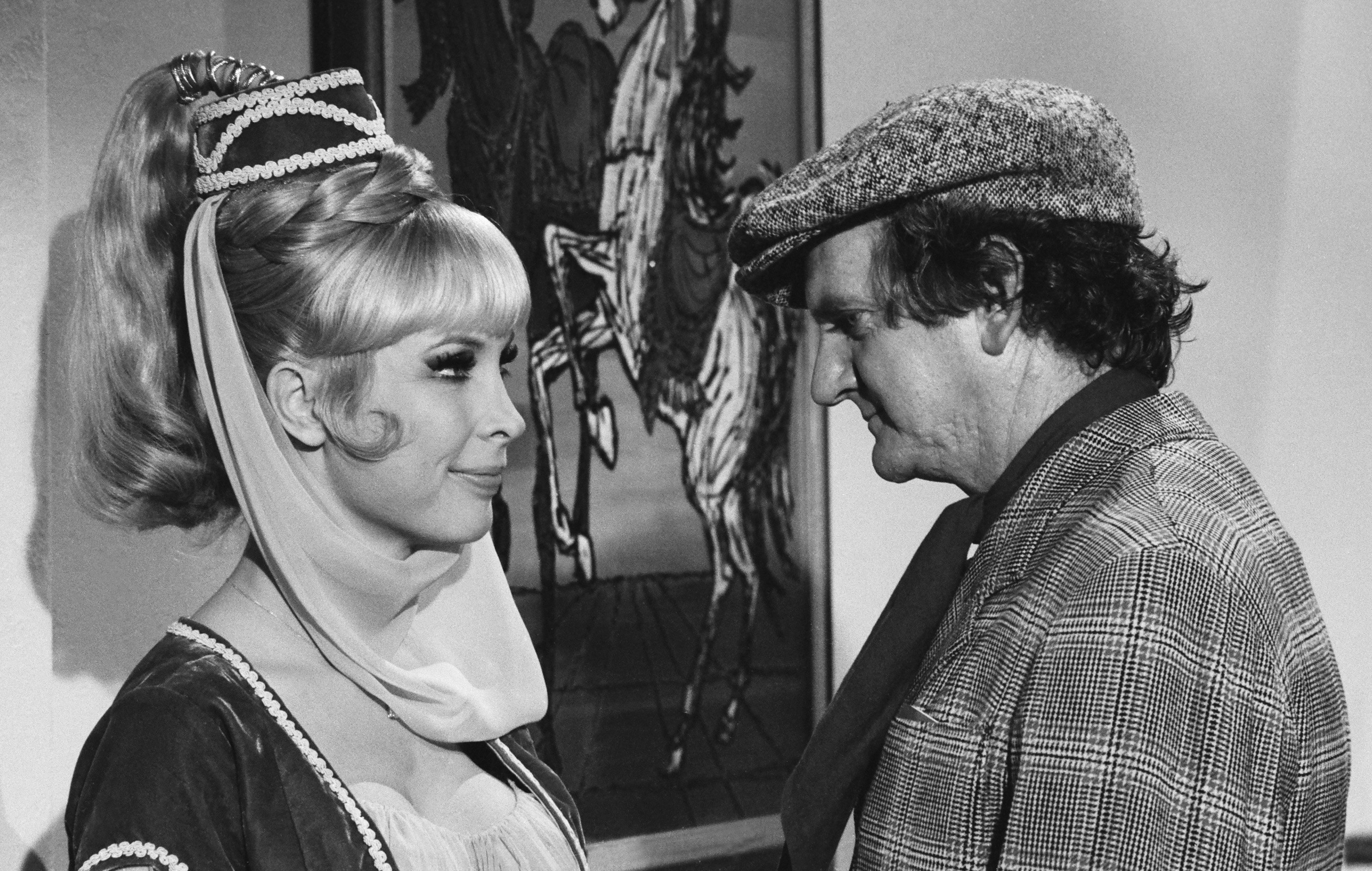 Still of Barbara Eden and Arthur Malet in Mano svajoniu Dzine (1965)