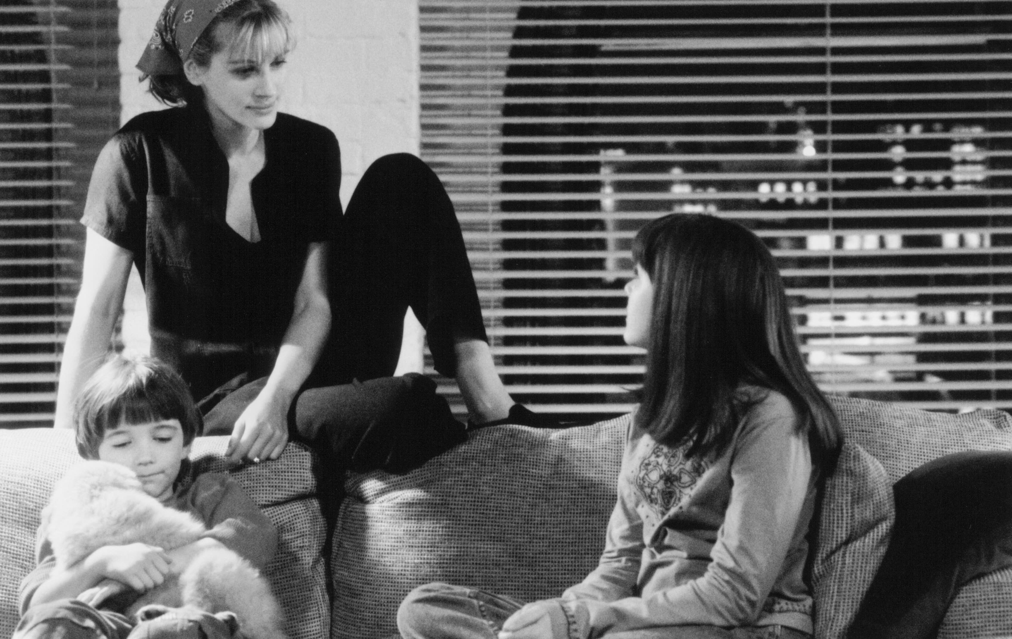 Still of Julia Roberts and Jena Malone in Stepmom (1998)