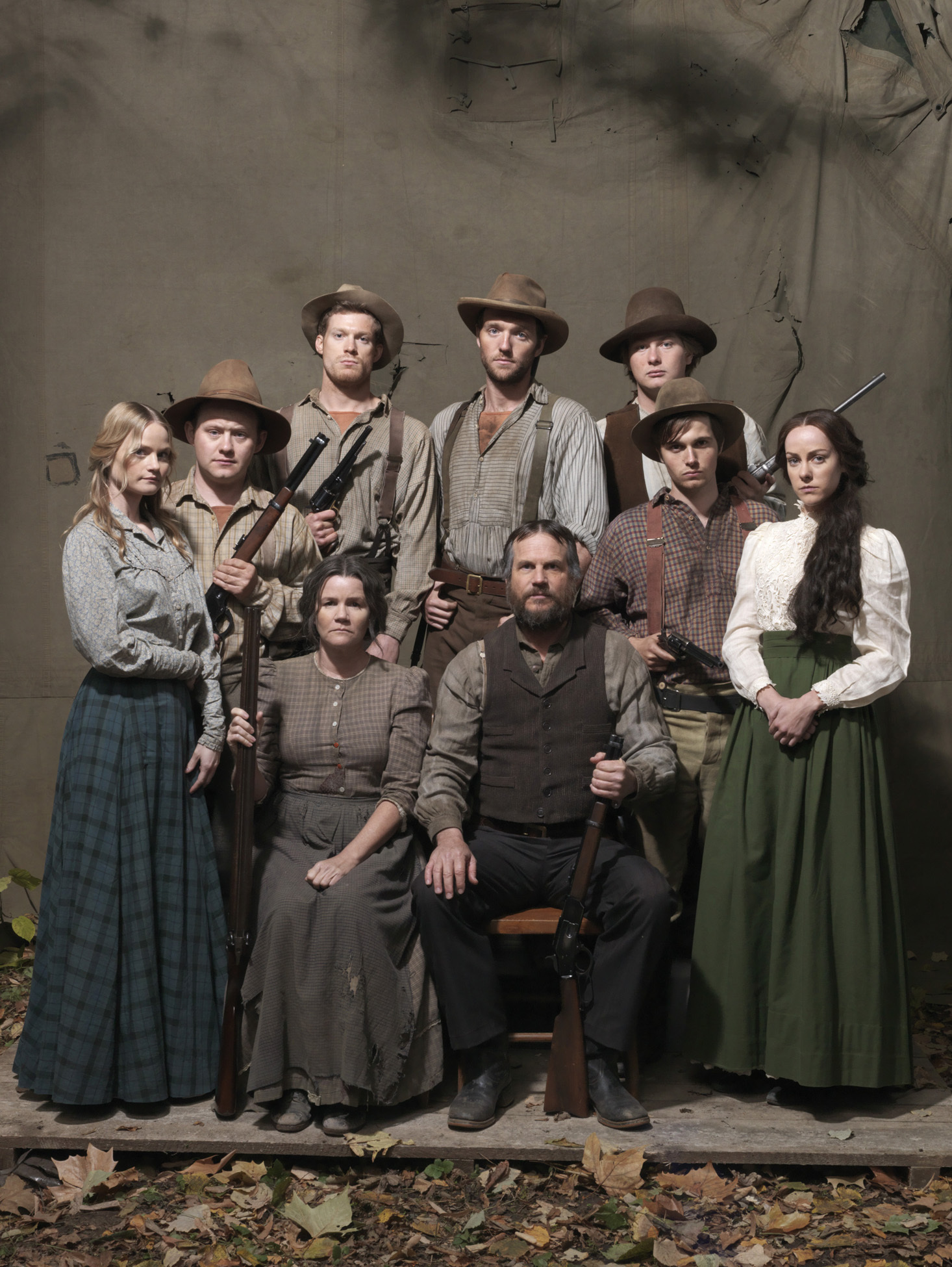 Still of Bill Paxton, Mare Winningham, Jena Malone, Michael Jibson, Lindsay Pulsipher, Tom McKay, Max Deacon, Tyler Jackson and Sam Reid in Hatfields & McCoys (2012)