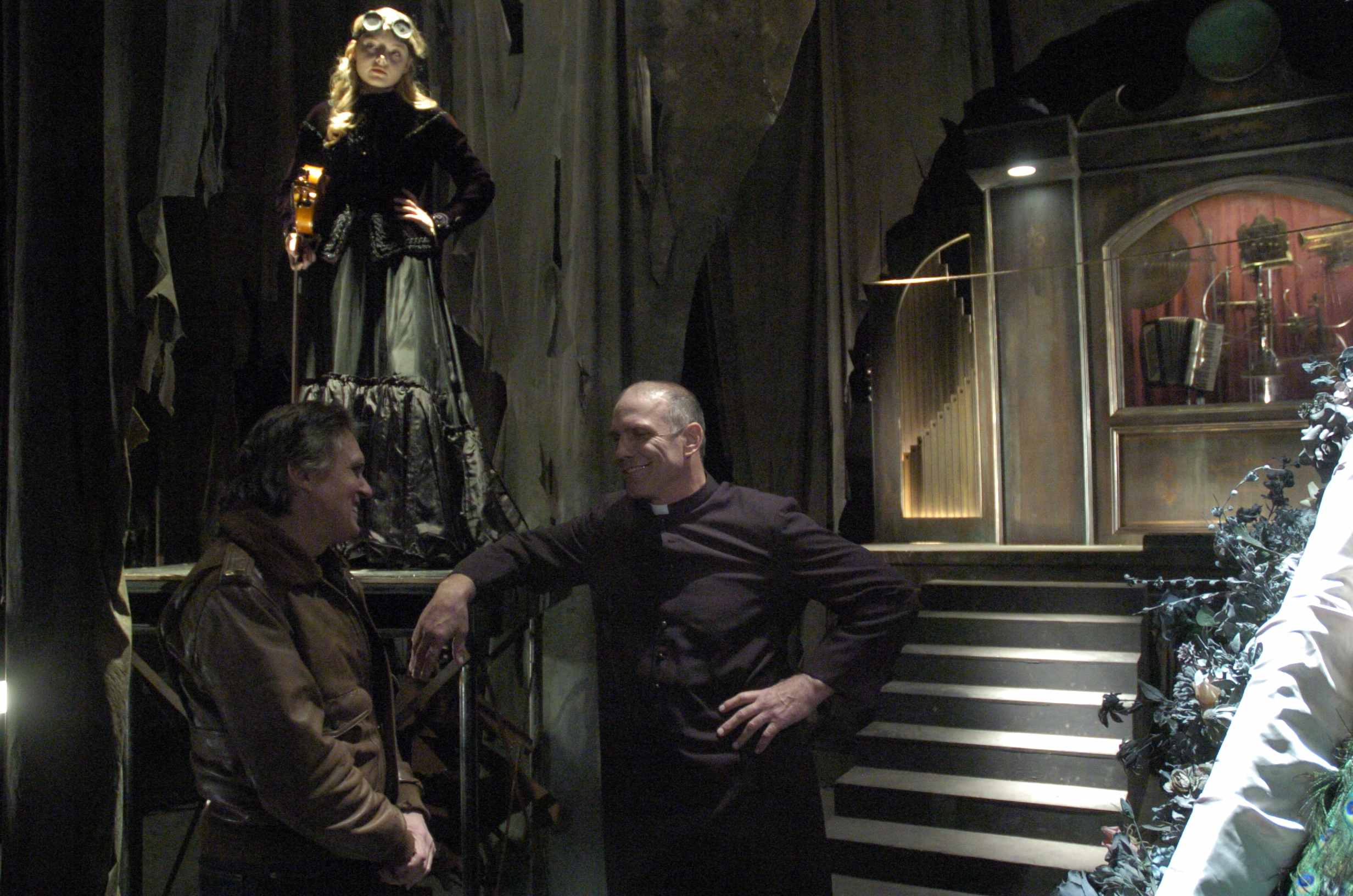 On the Automaton Set William Malone discusses scene with Patrick Kilpatrick. From PARASOMNIA