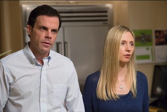 Still of Alex Manette and Hope Davis in Law & Order: Special Victims Unit