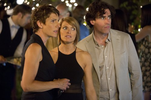Still of Tamsin Greig, Stephen Mangan and Kathleen Rose Perkins in Episodes (2011)