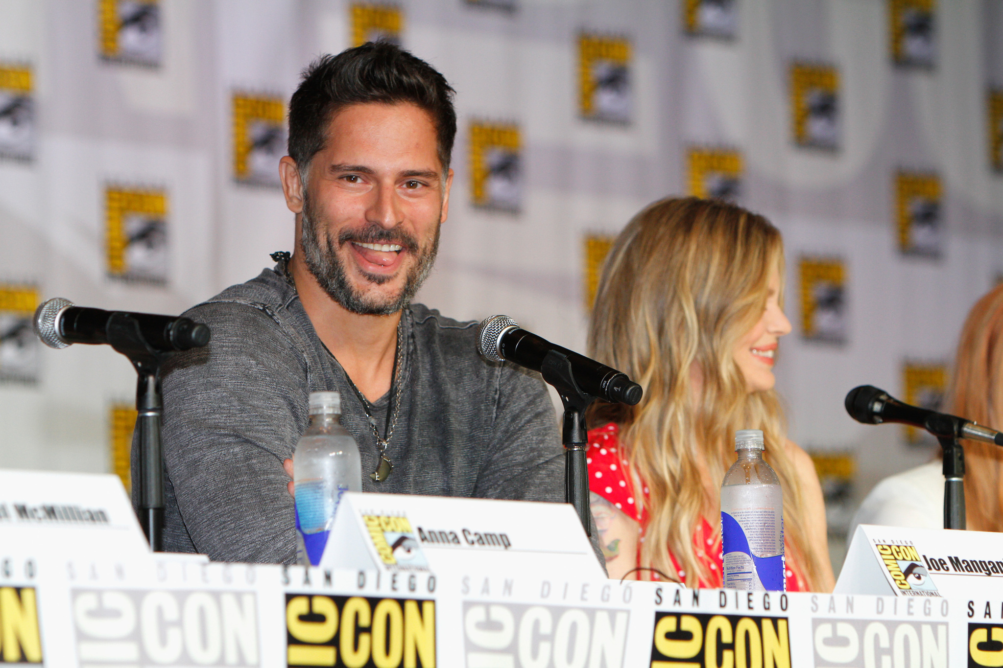 Kristin Bauer van Straten and Joe Manganiello at event of Tikras kraujas (2008)