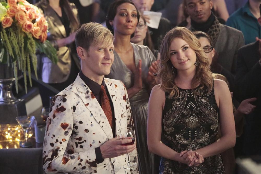 Still of Gabriel Mann and Emily VanCamp in Kerstas (2011)