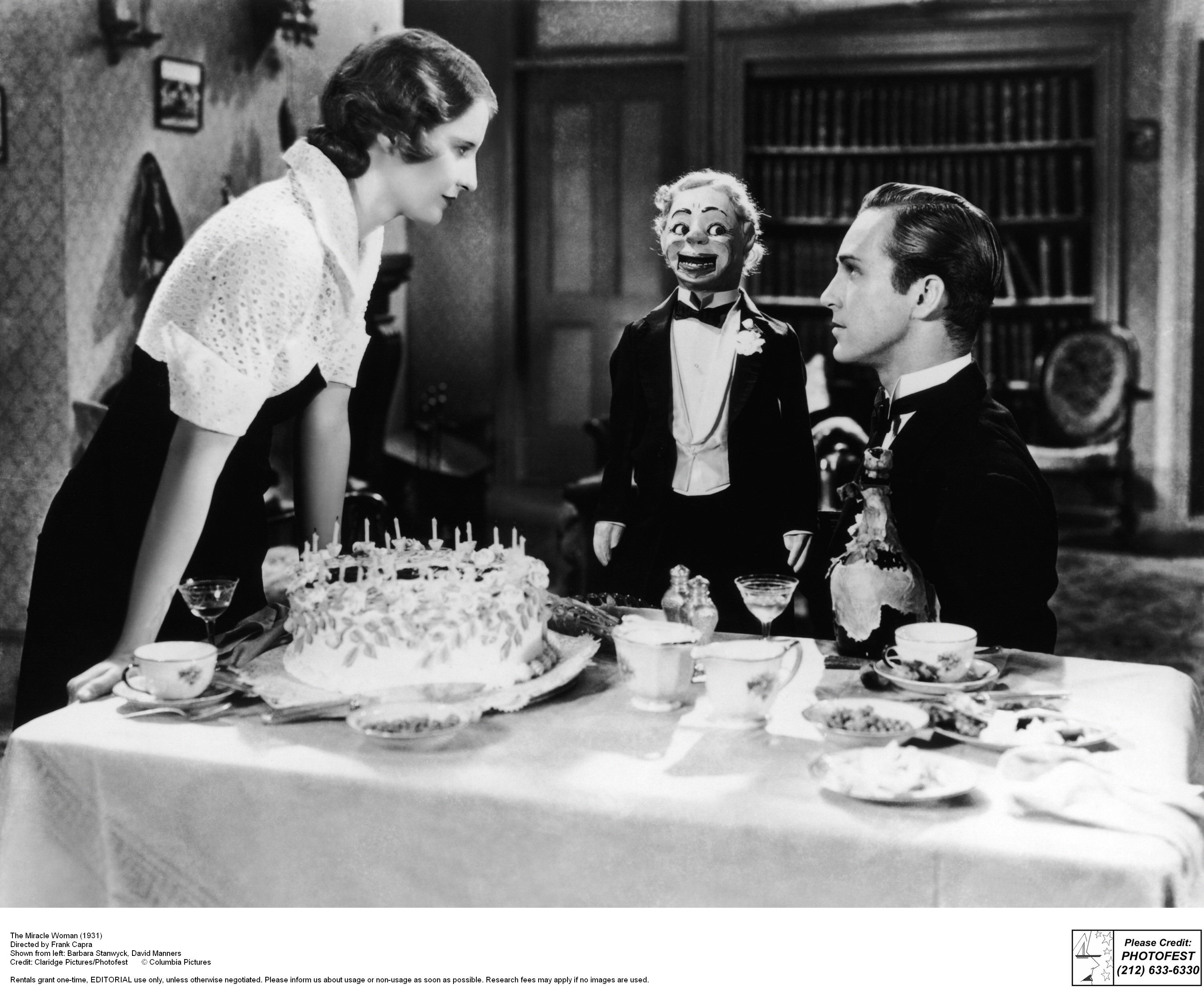 Still of Barbara Stanwyck and David Manners in The Miracle Woman (1931)