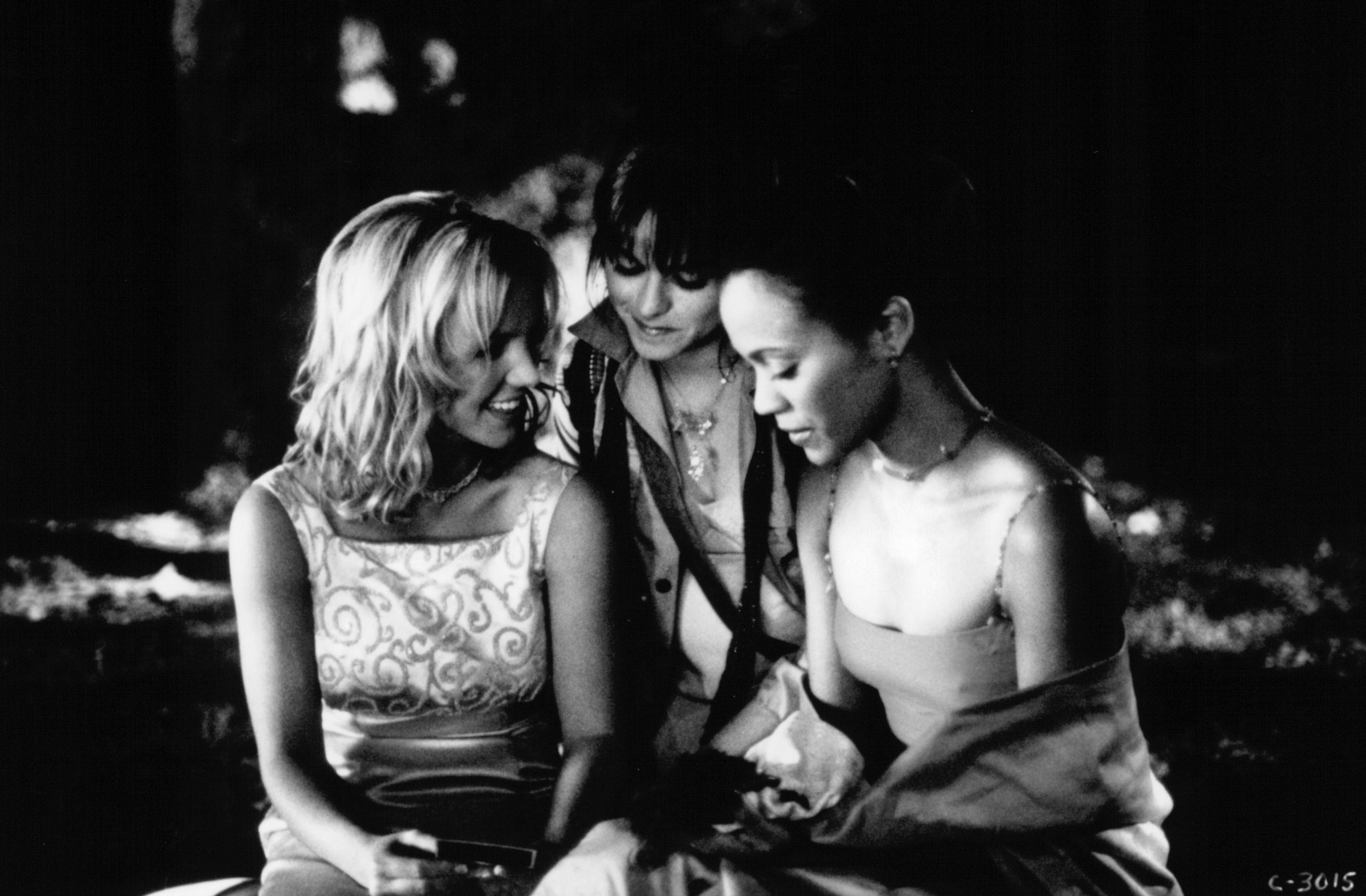 Still of Britney Spears, Taryn Manning and Zoe Saldana in Crossroads (2002)