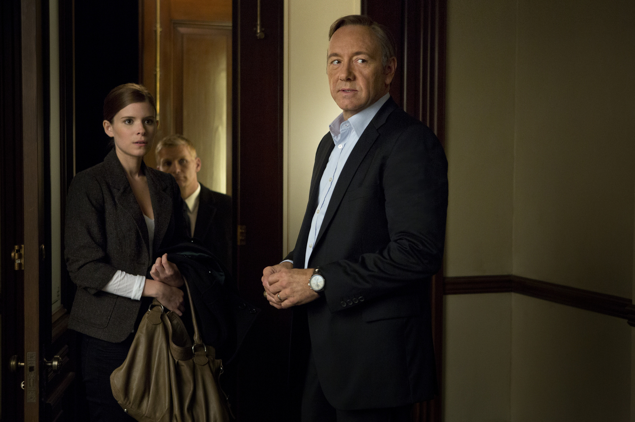 Still of Kevin Spacey, Chance Kelly and Kate Mara in Kortu Namelis (2013)