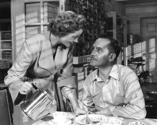 Still of Myrna Loy and Fredric March in The Best Years of Our Lives (1946)