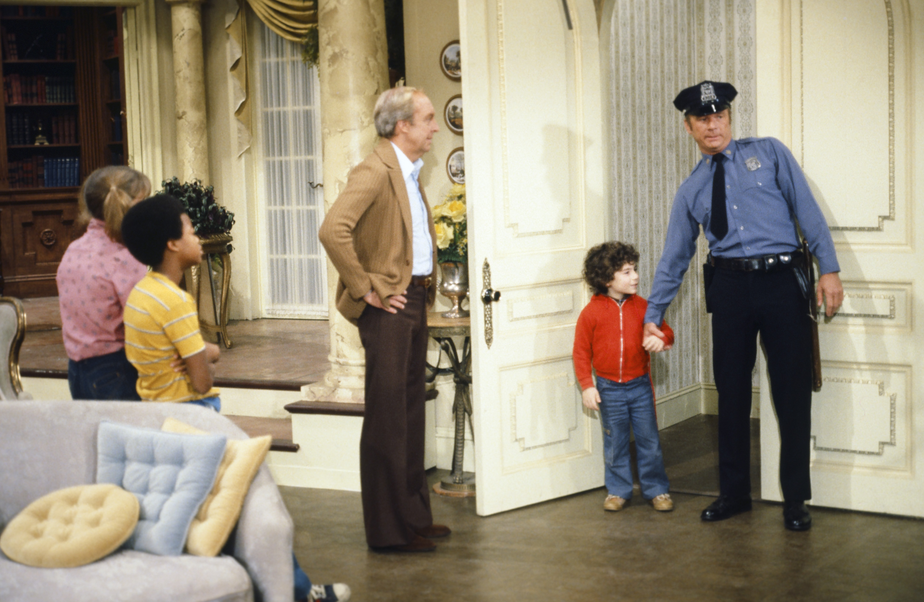 Still of Todd Bridges, Conrad Bain, Frank Farmer, Jerry Marshak and Dana Plato in Diff'rent Strokes (1978)