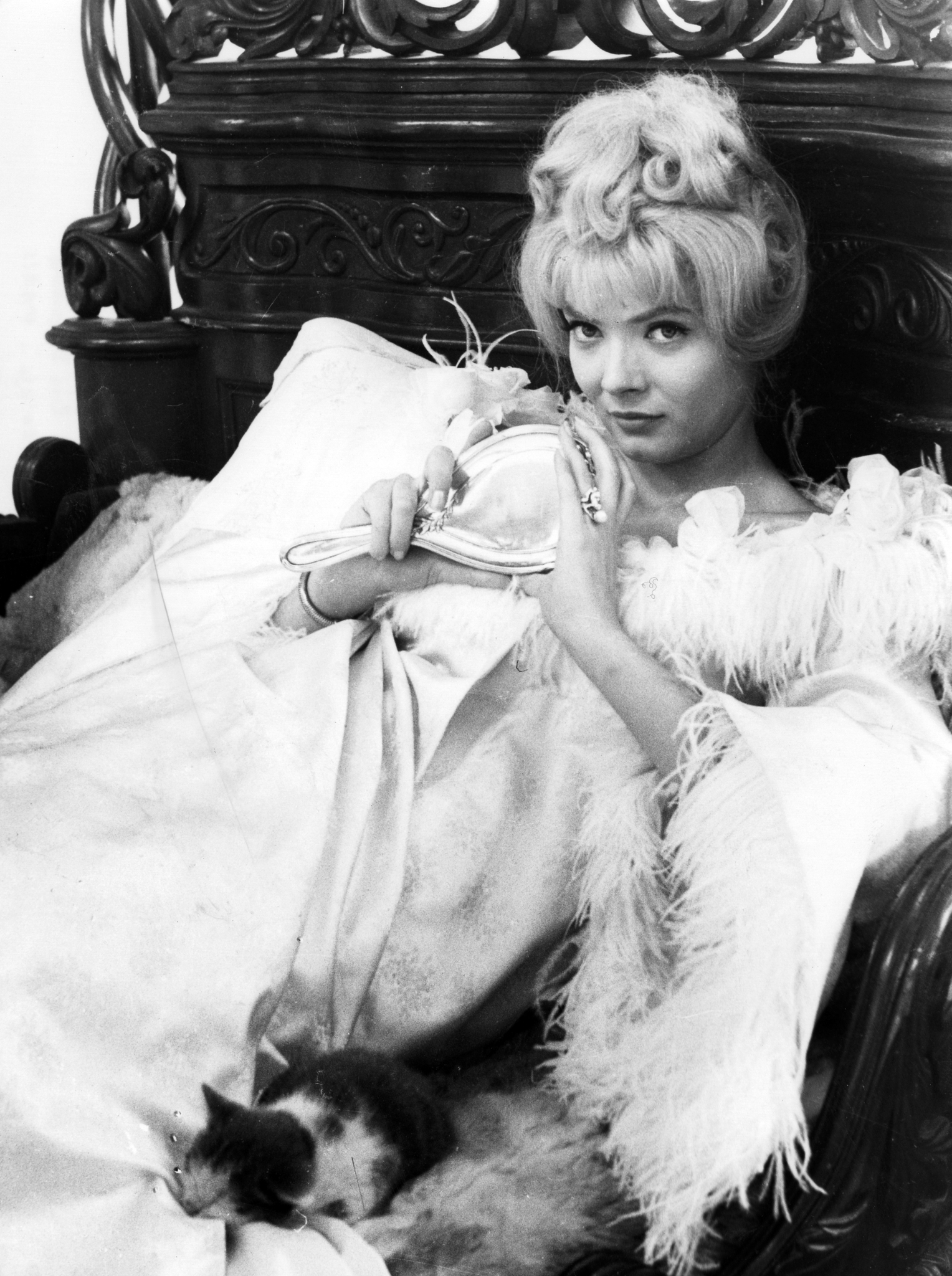 Still of Corinne Marchand in Cléo de 5 à 7 (1962)