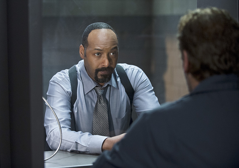 Still of Jesse L. Martin and John Wesley Shipp in The Flash (2014)