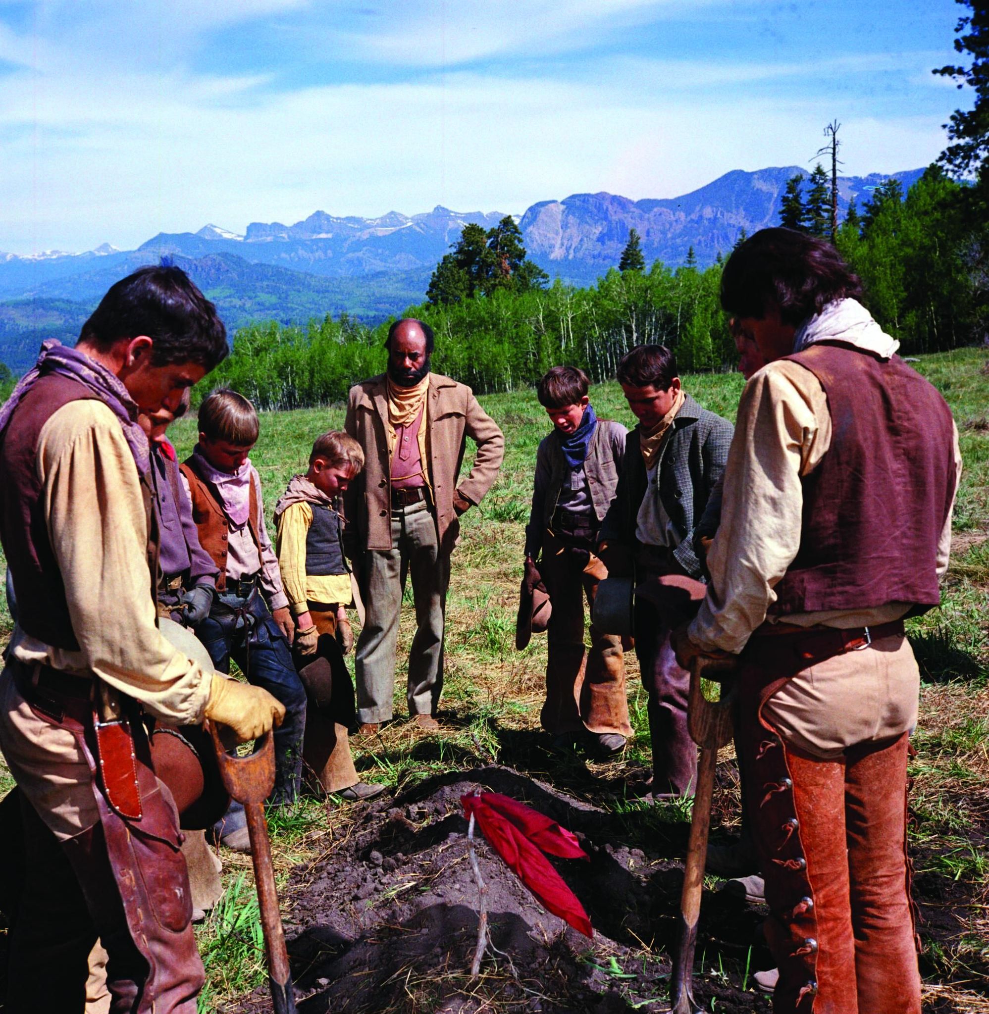 Still of Robert Carradine, Roscoe Lee Browne, Alfred Barker Jr., Sean Kelly and A Martinez in The Cowboys (1972)