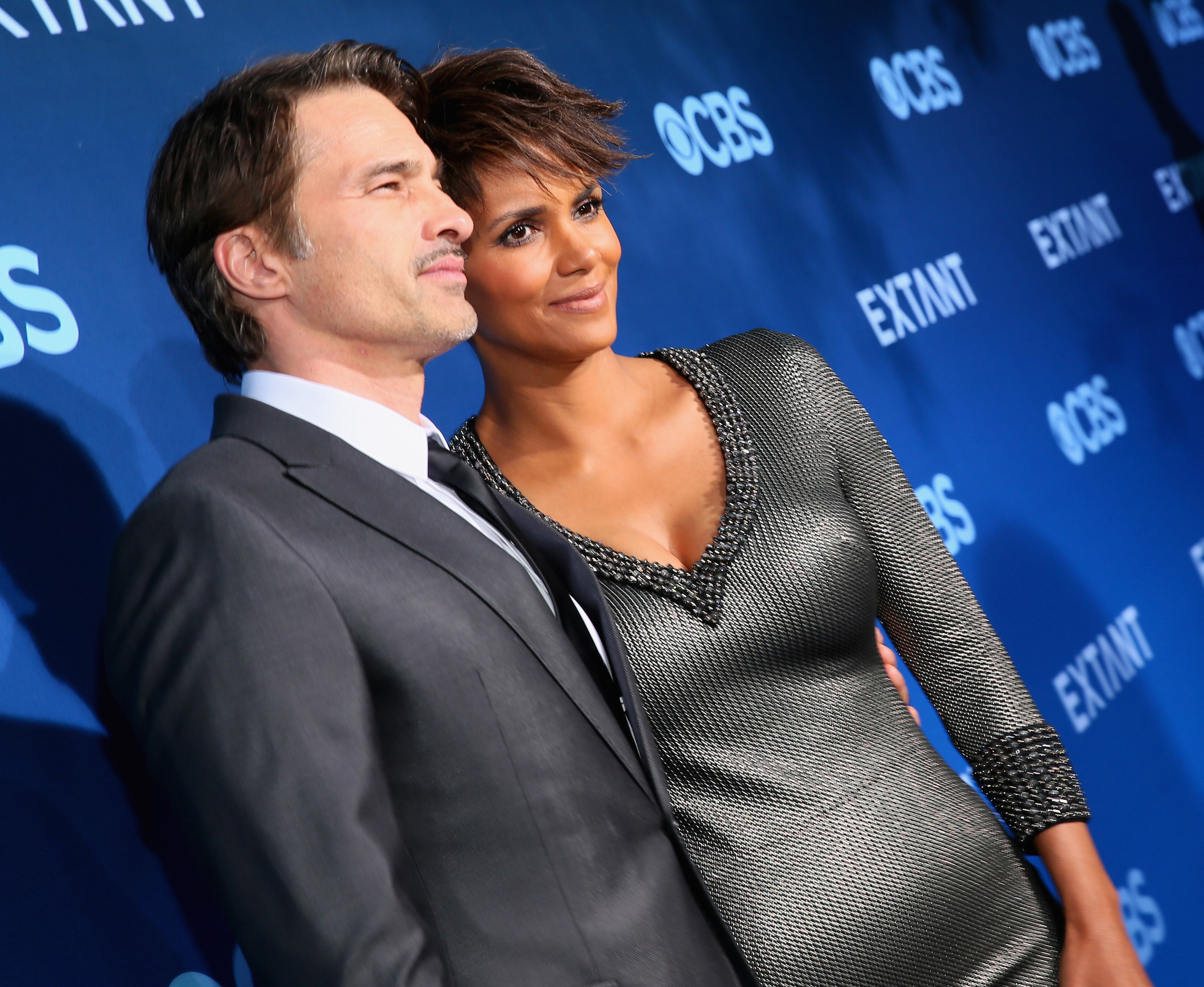 Halle Berry and Olivier Martinez at event of Extant (2014)