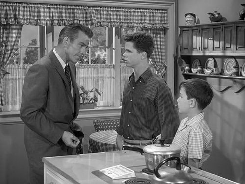 Still of Hugh Beaumont, Tony Dow and Jerry Mathers in Leave It to Beaver (1957)