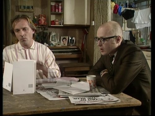 Still of Adrian Edmondson and Rik Mayall in Bottom (1991)