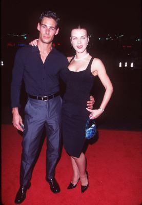 Debi Mazar and Nick Scotti at event of The Game (1997)