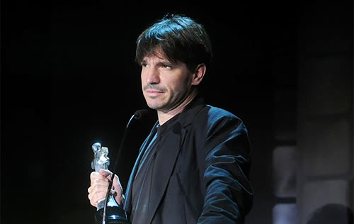 Achero Mañas receiving the European Academy Award for El Bola