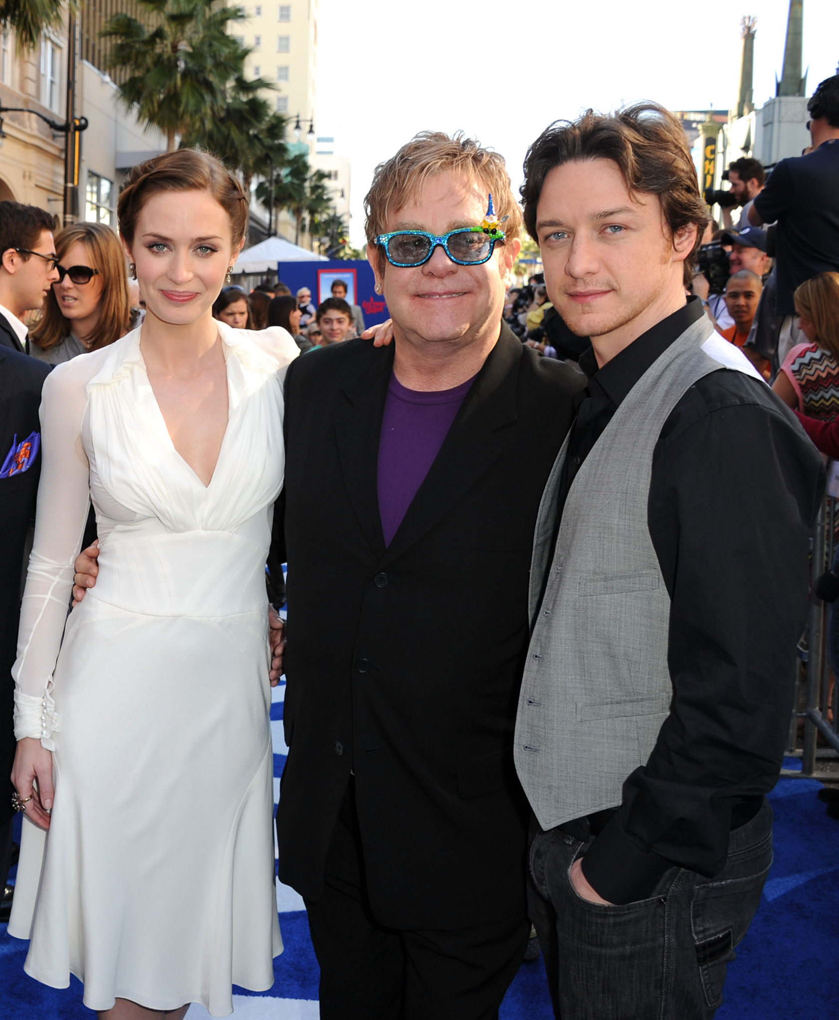 Elton John, James McAvoy and Emily Blunt at event of Gnomeo & Juliet (2011)