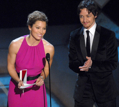 Jessica Biel and James McAvoy at event of The 79th Annual Academy Awards (2007)