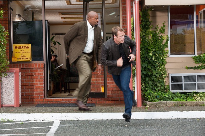 Still of Chi McBride and Mark Valley in Human Target (2010)