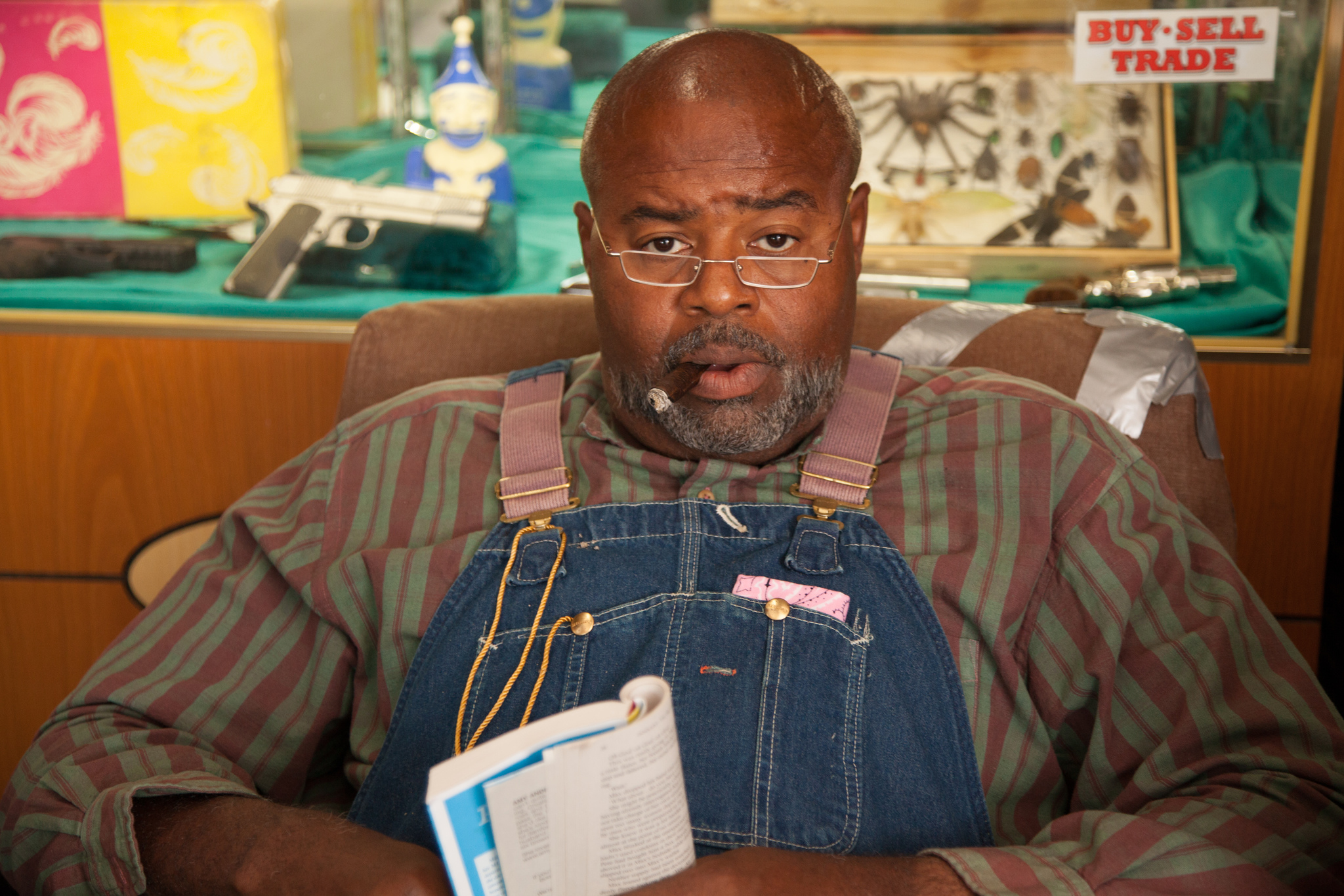 Still of Chi McBride in Pawn Shop Chronicles (2013)