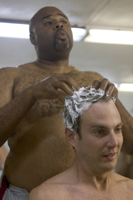 Still of Will Arnett and Chi McBride in Let's Go to Prison (2006)