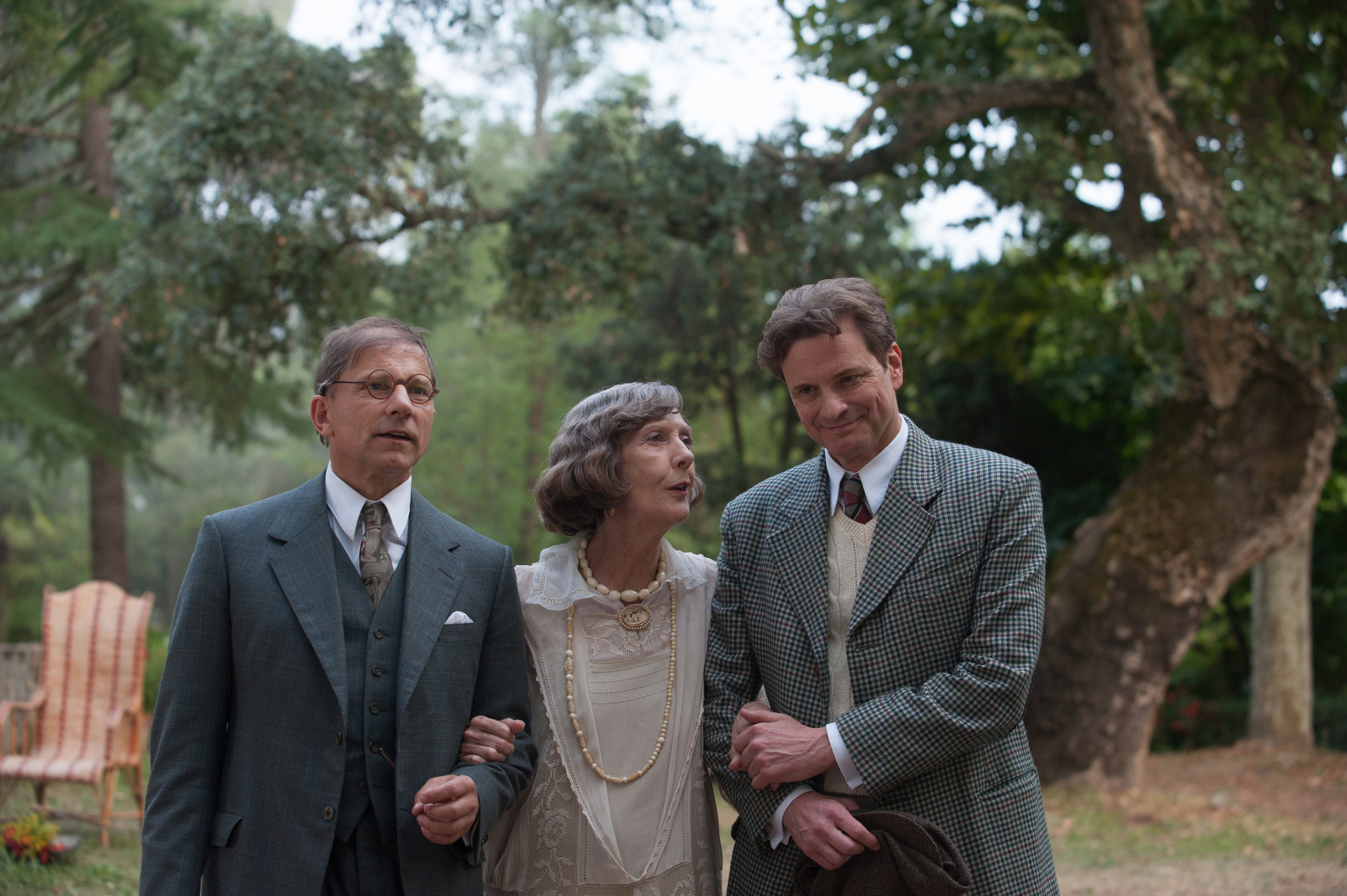 Still of Colin Firth, Eileen Atkins and Simon McBurney in Menesienos magija (2014)