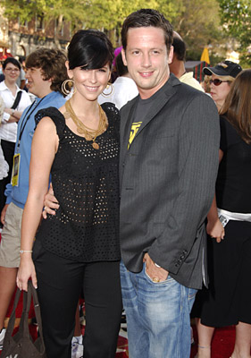Jennifer Love Hewitt and Ross McCall at event of Karibu piratai: numirelio skrynia (2006)