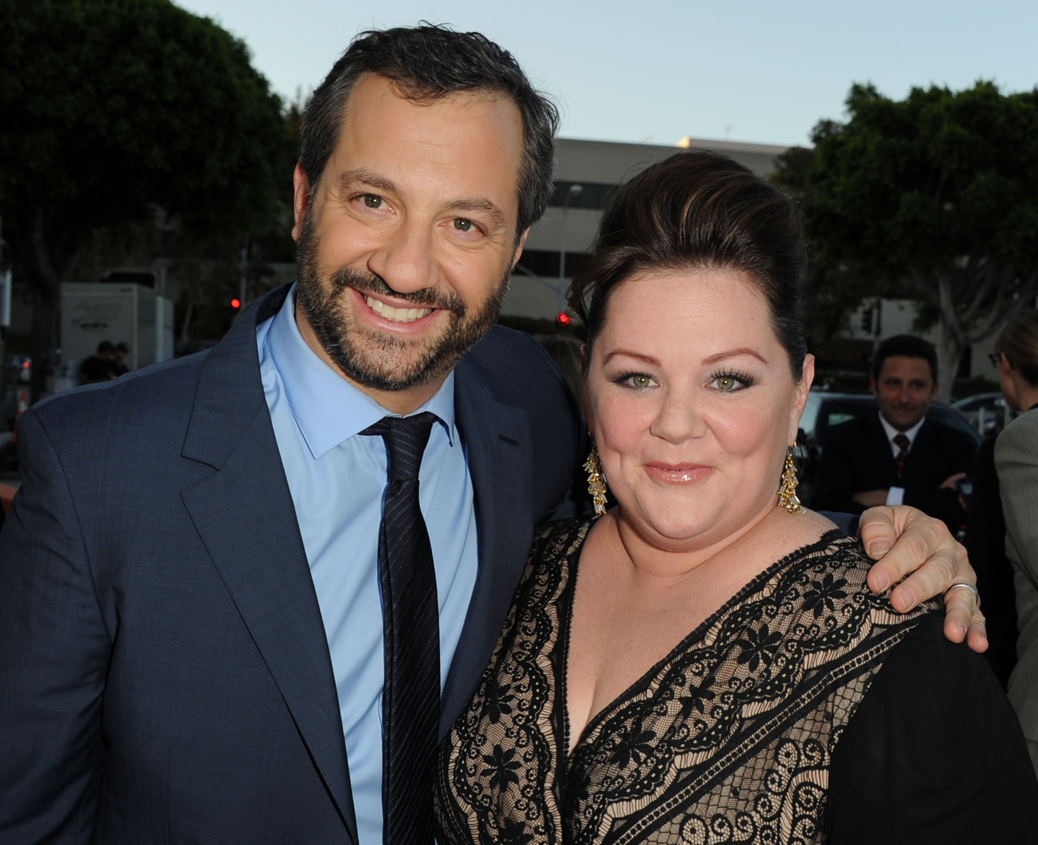 Judd Apatow and Melissa McCarthy at event of Sunokusios pamerges (2011)