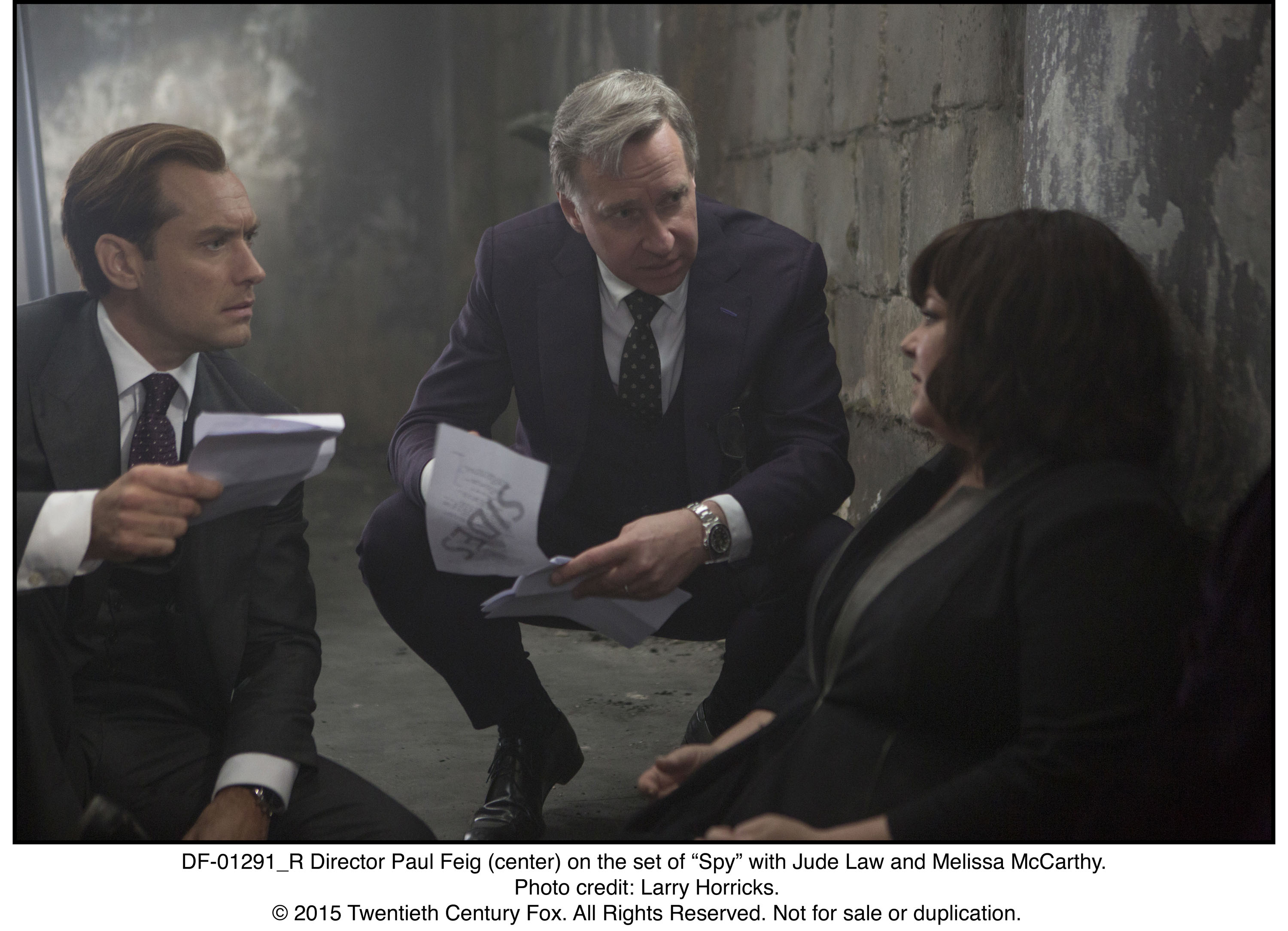Still of Jude Law, Paul Feig and Melissa McCarthy in Ji - snipe (2015)