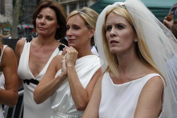Still of Alex McCord, Sonja Morgan and LuAnn de Lesseps in The Real Housewives of New York City (2008)