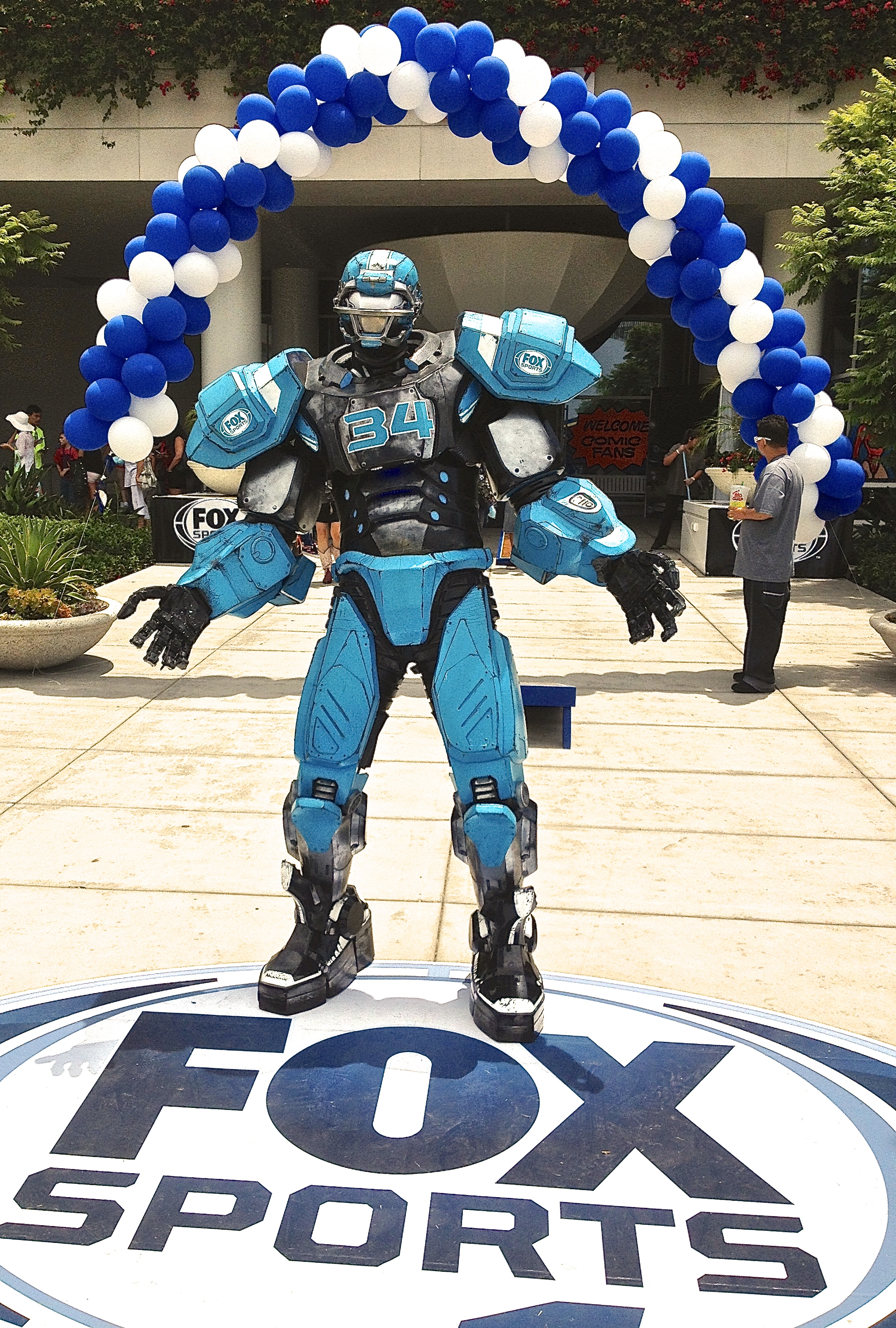 Cleatus - FOX Sports Football Mascot - Spectral Motion - Mike Elizalde - ComicCon, San Diego, CA