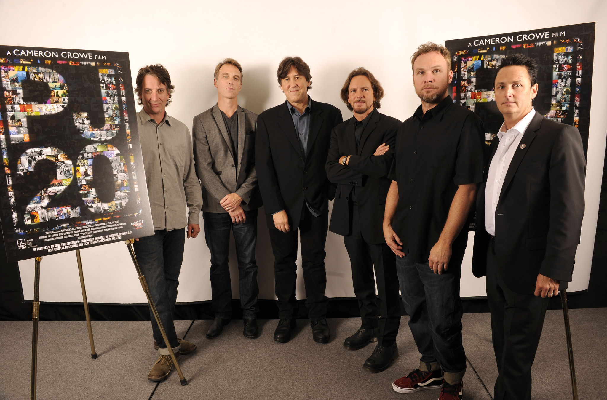 Cameron Crowe, Jeff Ament, Matt Cameron, Stone Gossard, Mike McCready, Eddie Vedder and Pearl Jam at event of Pearl Jam Twenty (2011)