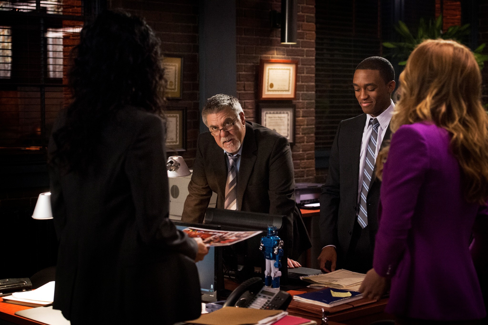 Still of Bruce McGill and Lee Thompson Young in Rizzoli & Isles (2010)