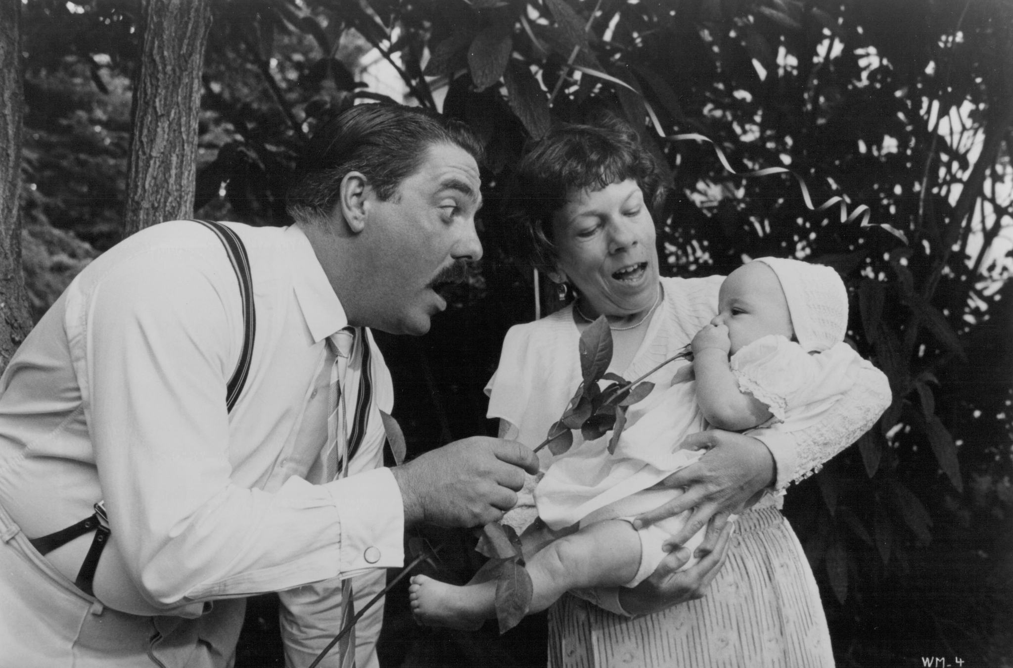 Still of Linda Hunt and Bruce McGill in American Playhouse: Waiting for the Moon (1987)