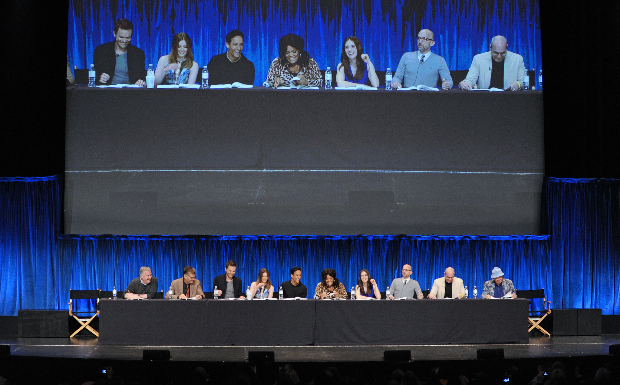 Joel McHale, Jim Rash, Yvette Nicole Brown, Alison Brie, Gillian Jacobs and Danny Pudi at event of Community (2009)