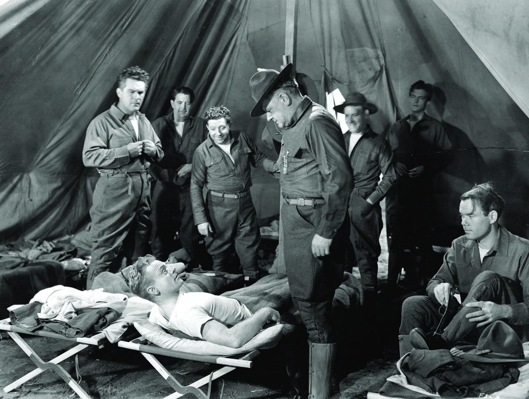 Still of James Cagney, Alan Hale, Frank McHugh, John Ridgely and Guinn 'Big Boy' Williams in The Fighting 69th (1940)
