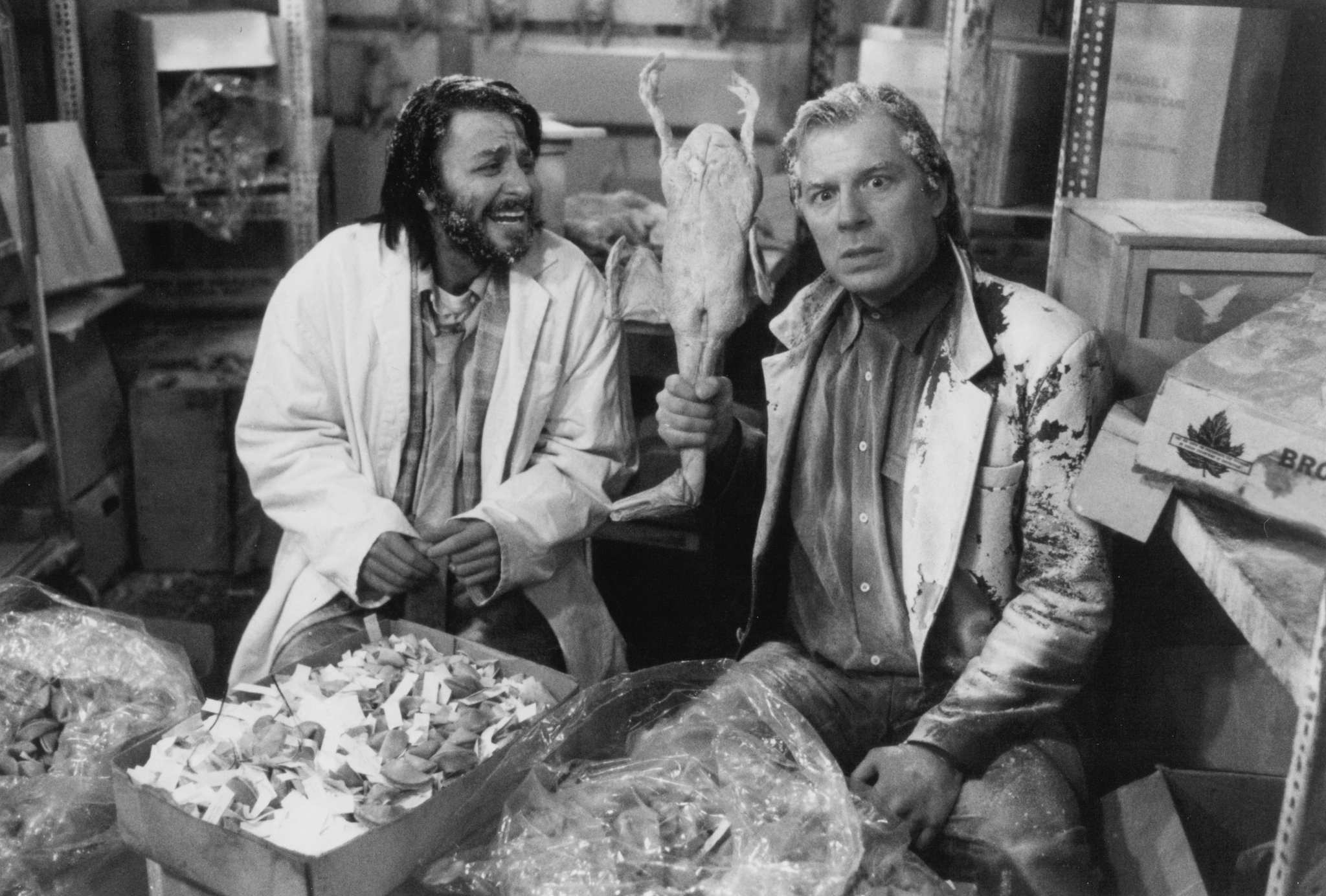 Still of Fisher Stevens and Michael McKean in Short Circuit 2 (1988)